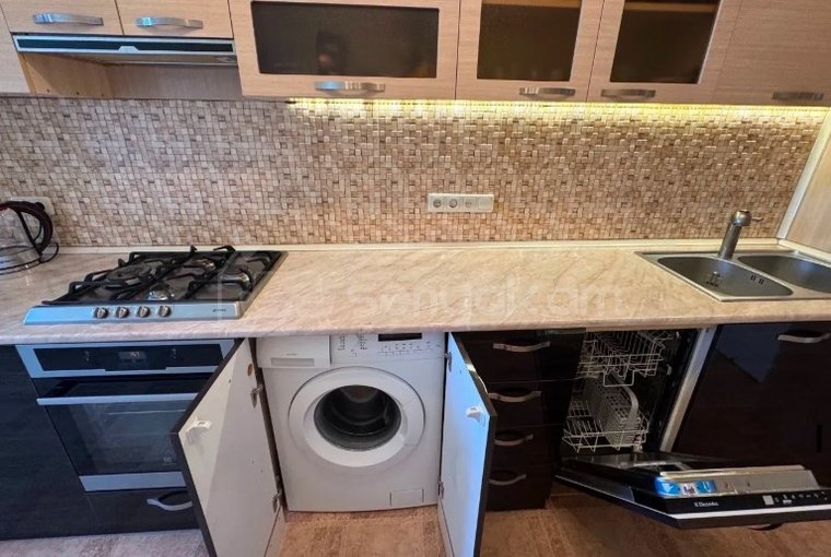 3 Սենյականոց Բնակարան Քարե Շենքում, 71քմ, 3/5 հարկ, Կոսմետիկ Վերանորոգված, Կահավորված, Արևկող