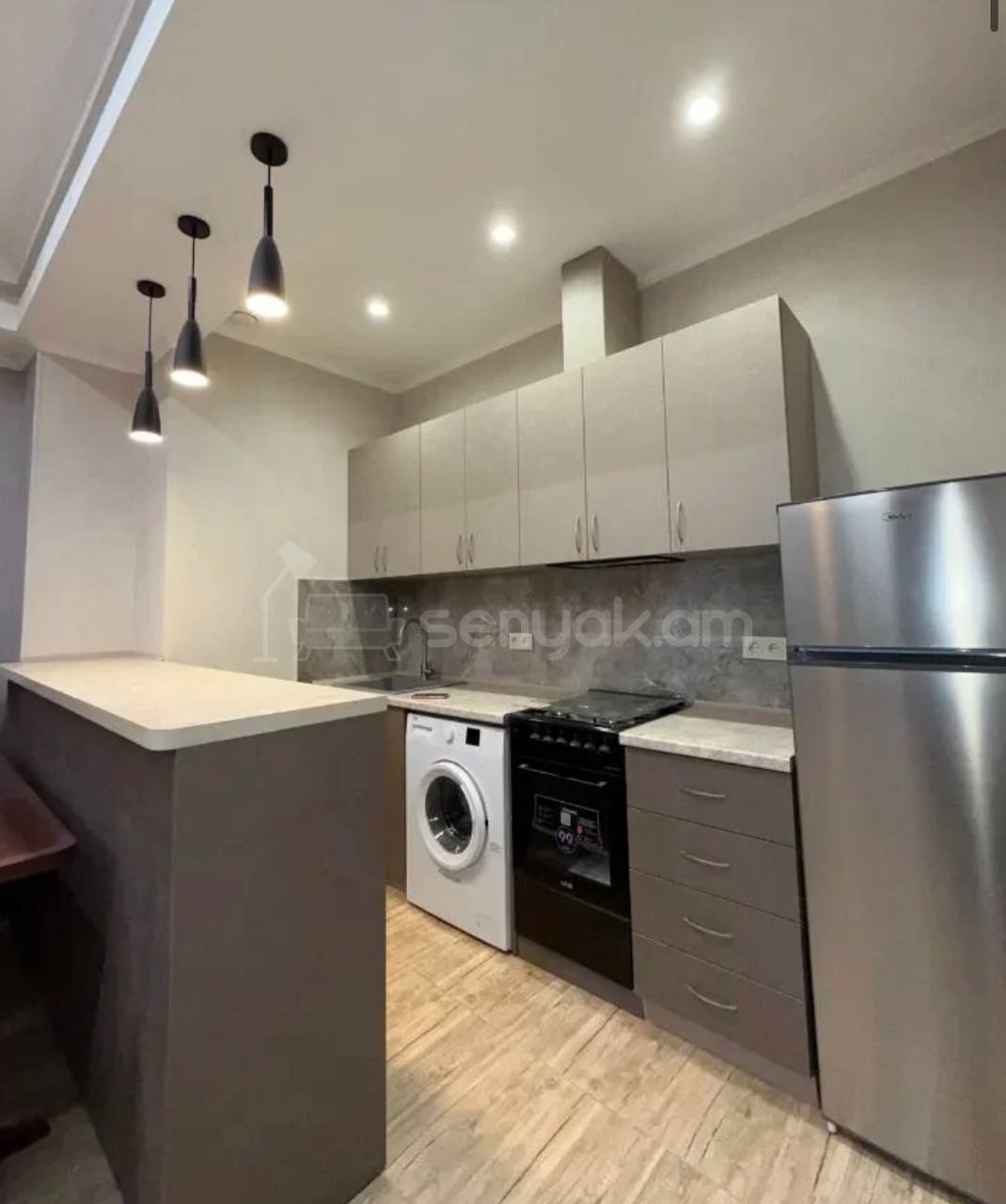 3 Սենյականոց Բնակարան, 63քմ, 1/7 հարկ, Կապիտալ Վերանորոգված, Կահավորված, Արևկող