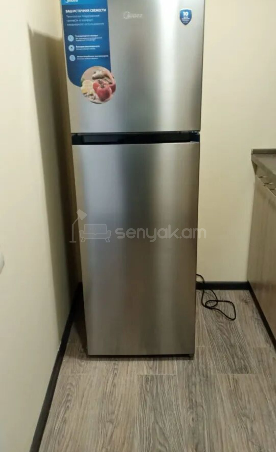 3 Սենյականոց Բնակարան Քարե Շենքում, 100քմ, 3/4 հարկ, Նորմալ Վիճակում, Կահավորված