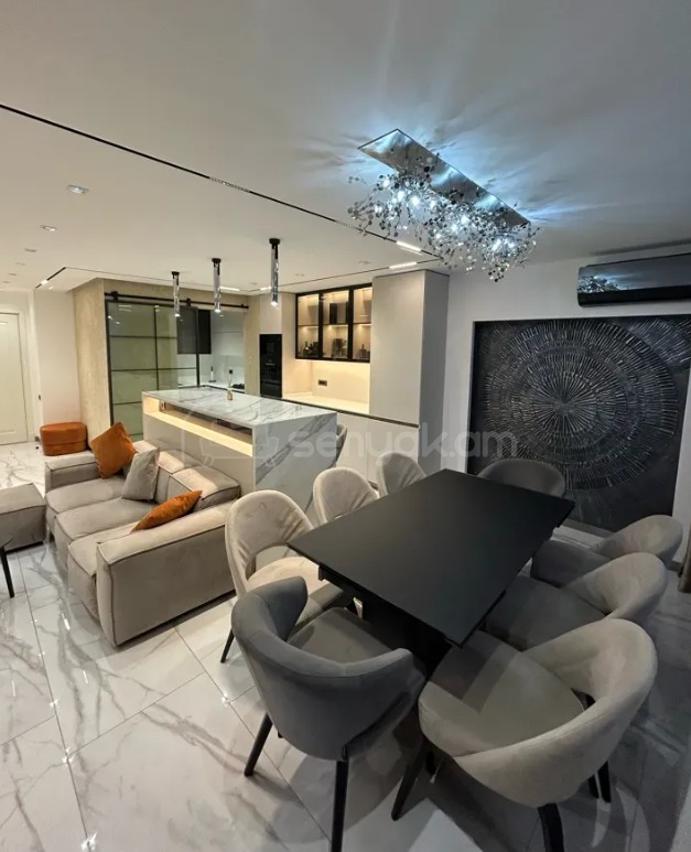 3 Սենյականոց Բնակարան, 102քմ, 5/9 հարկ, Դիզայներական Վերանորոգված, Կահավորված, Արևկող