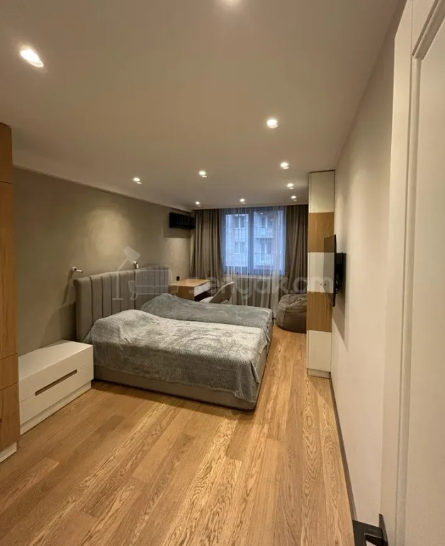 3 Սենյականոց Բնակարան, 102քմ, 5/9 հարկ, Դիզայներական Վերանորոգված, Կահավորված, Արևկող