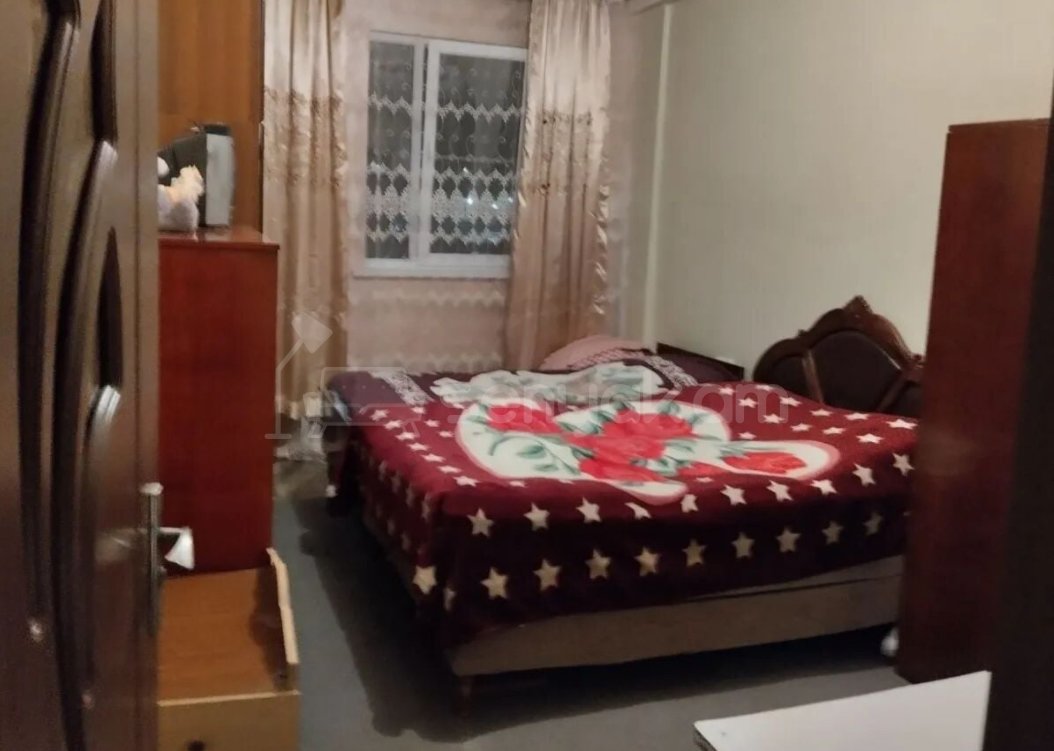 2 Սենյականոց Բնակարան Քարե Շենքում, 40քմ, 5/5 հարկ, Նորմալ Վիճակում