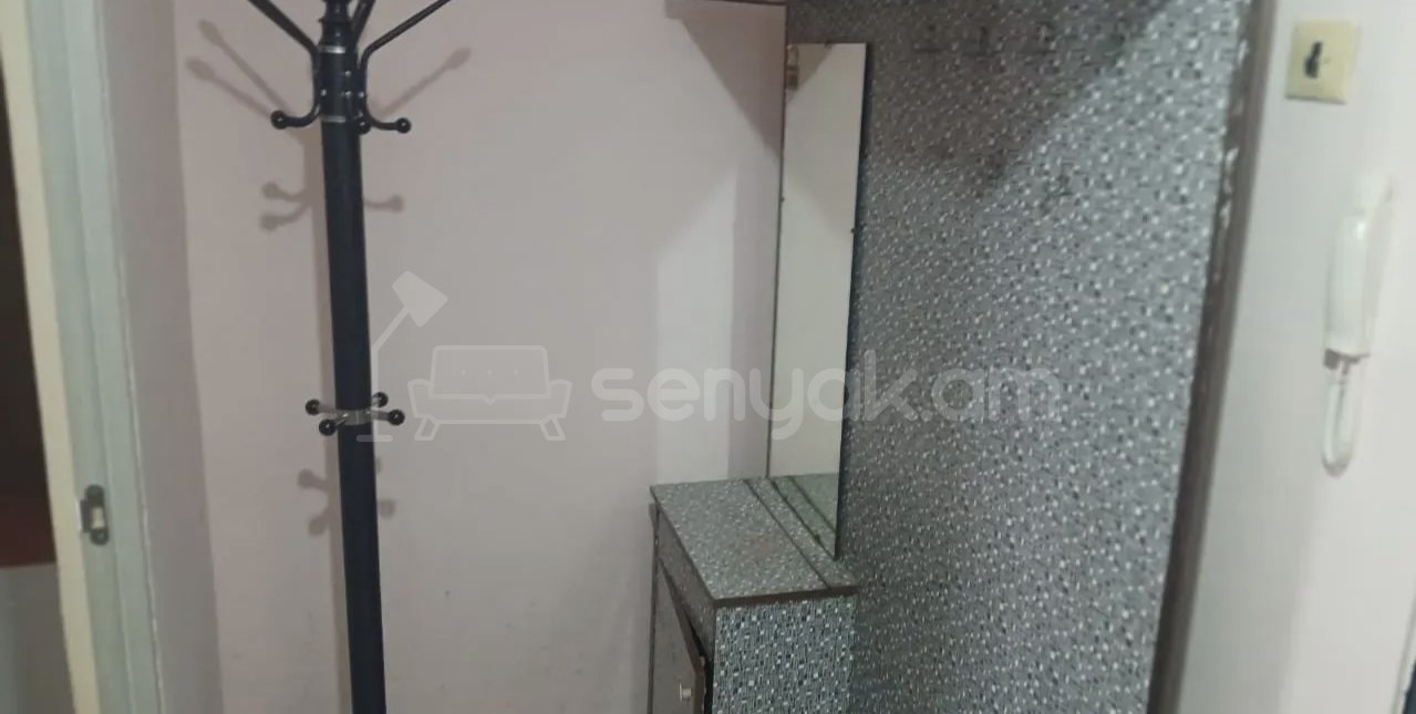 2 Սենյականոց Բնակարան Քարե Շենքում, 50քմ, 4/7 հարկ, Նորմալ Վիճակում, Կահավորված