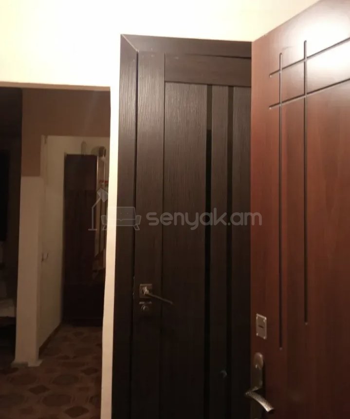 1 Սենյականոց Բնակարան Քարե Շենքում, 35քմ, 2/4 հարկ, Նորմալ Վիճակում, Կահավորված