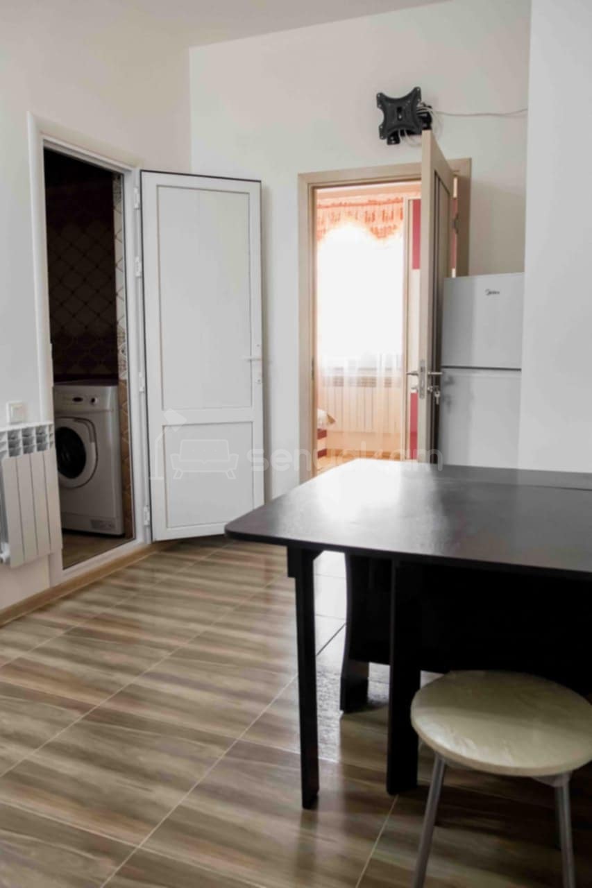 2 Սենյականոց Բնակարան Քարե Շենքում, 49քմ, 2/2 հարկ, Կապիտալ Վերանորոգված, Կահավորված