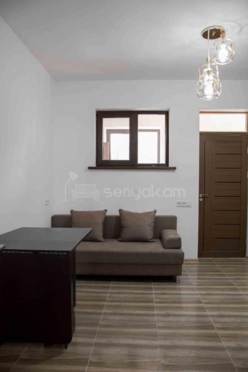 2 Սենյականոց Բնակարան Քարե Շենքում, 49քմ, 2/2 հարկ, Կապիտալ Վերանորոգված, Կահավորված