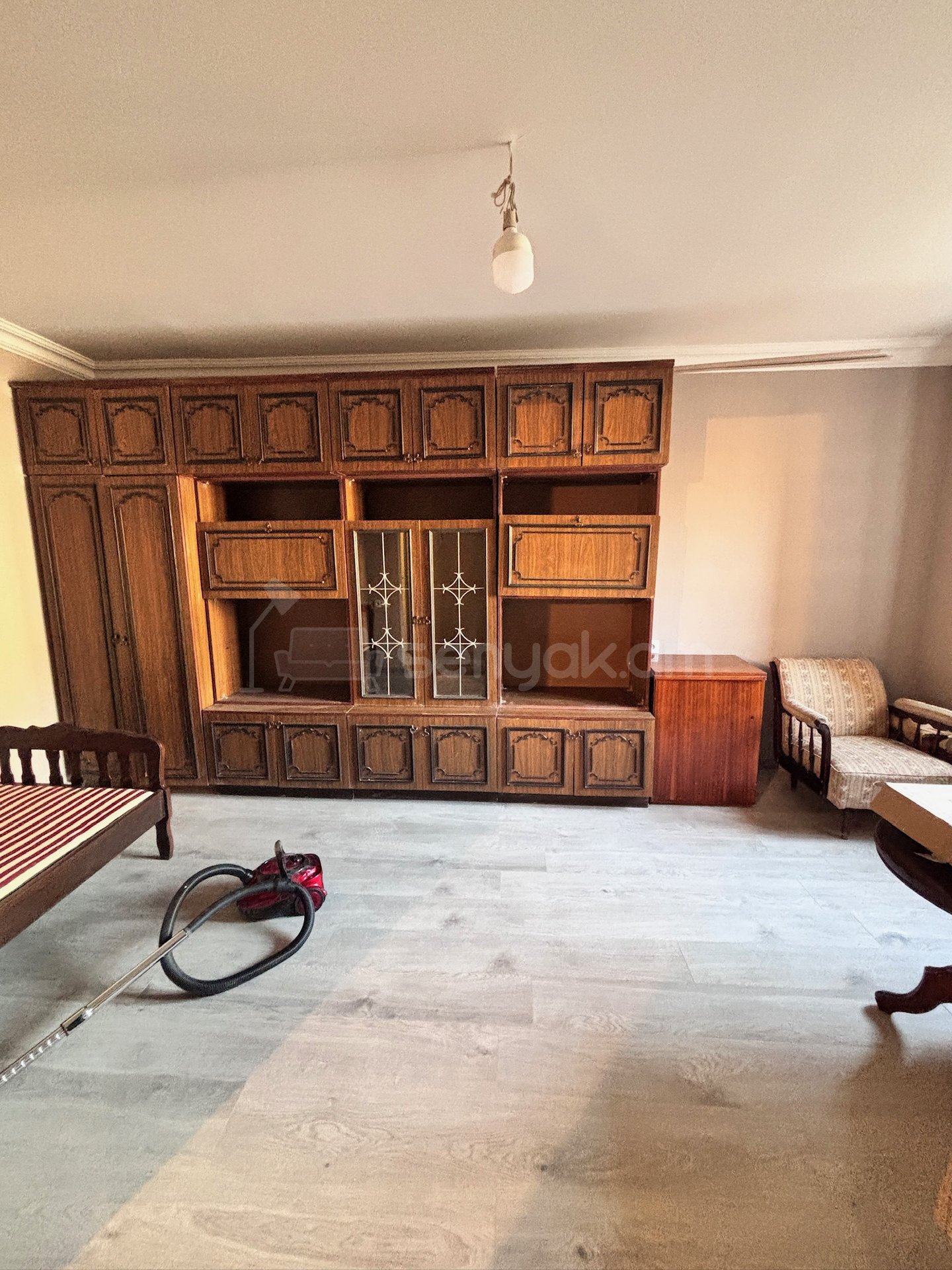 1 Սենյականոց Բնակարան Քարե Շենքում, 38քմ, 3/4 հարկ, Կապիտալ Վերանորոգված, Կահավորված