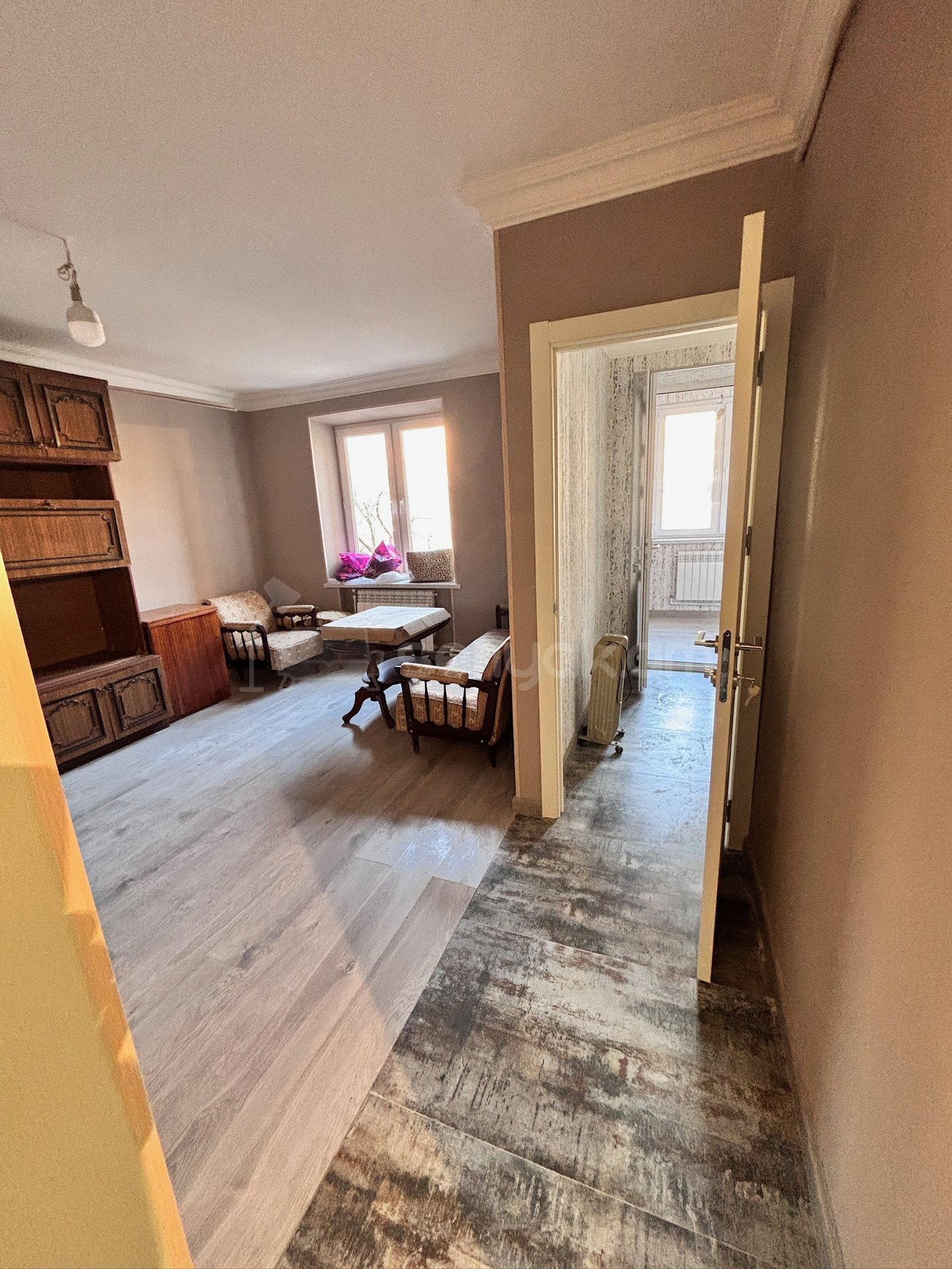 1 Սենյականոց Բնակարան Քարե Շենքում, 38քմ, 3/4 հարկ, Կապիտալ Վերանորոգված, Կահավորված