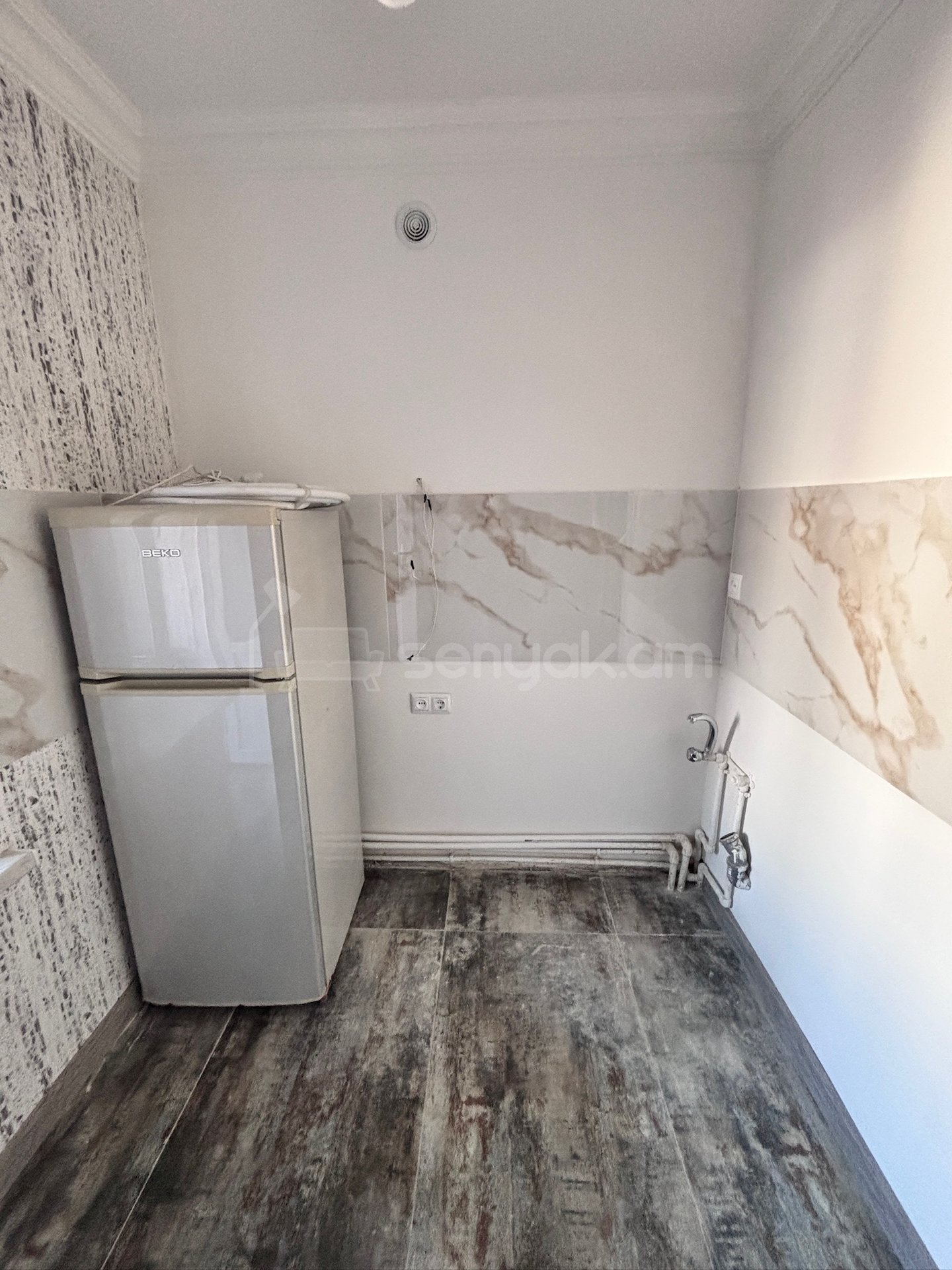 1 Սենյականոց Բնակարան Քարե Շենքում, 38քմ, 3/4 հարկ, Կապիտալ Վերանորոգված, Կահավորված