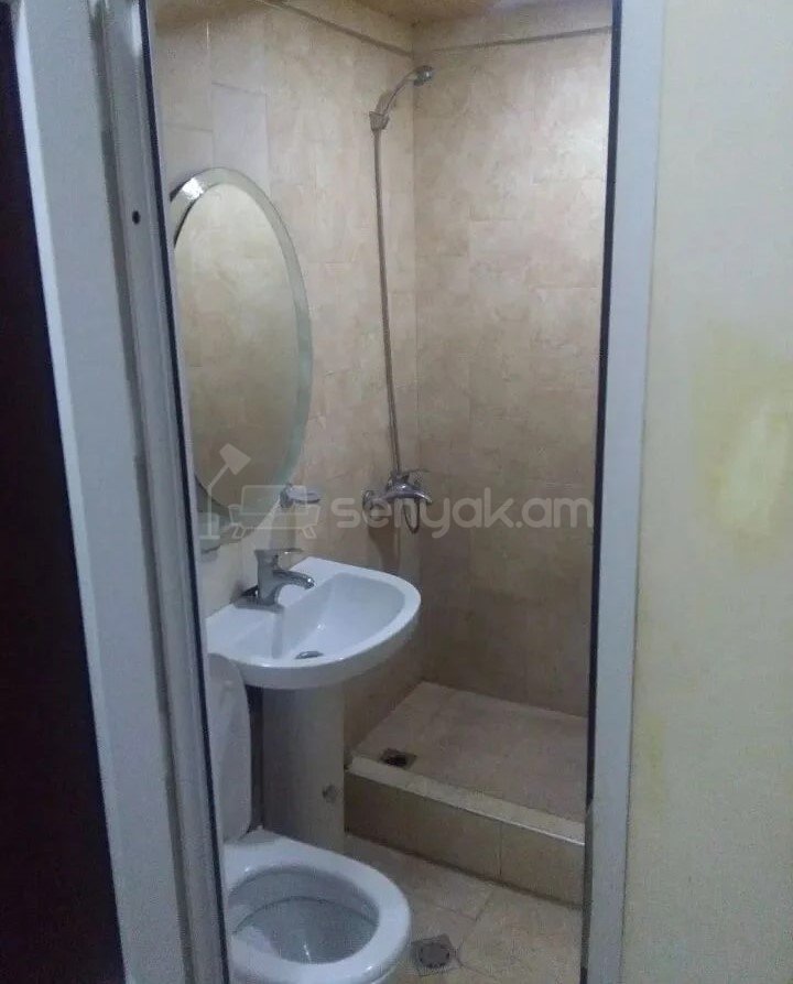 1 Սենյականոց Բնակարան Քարե Շենքում, 29քմ, 3/4 հարկ, Նորմալ Վիճակում