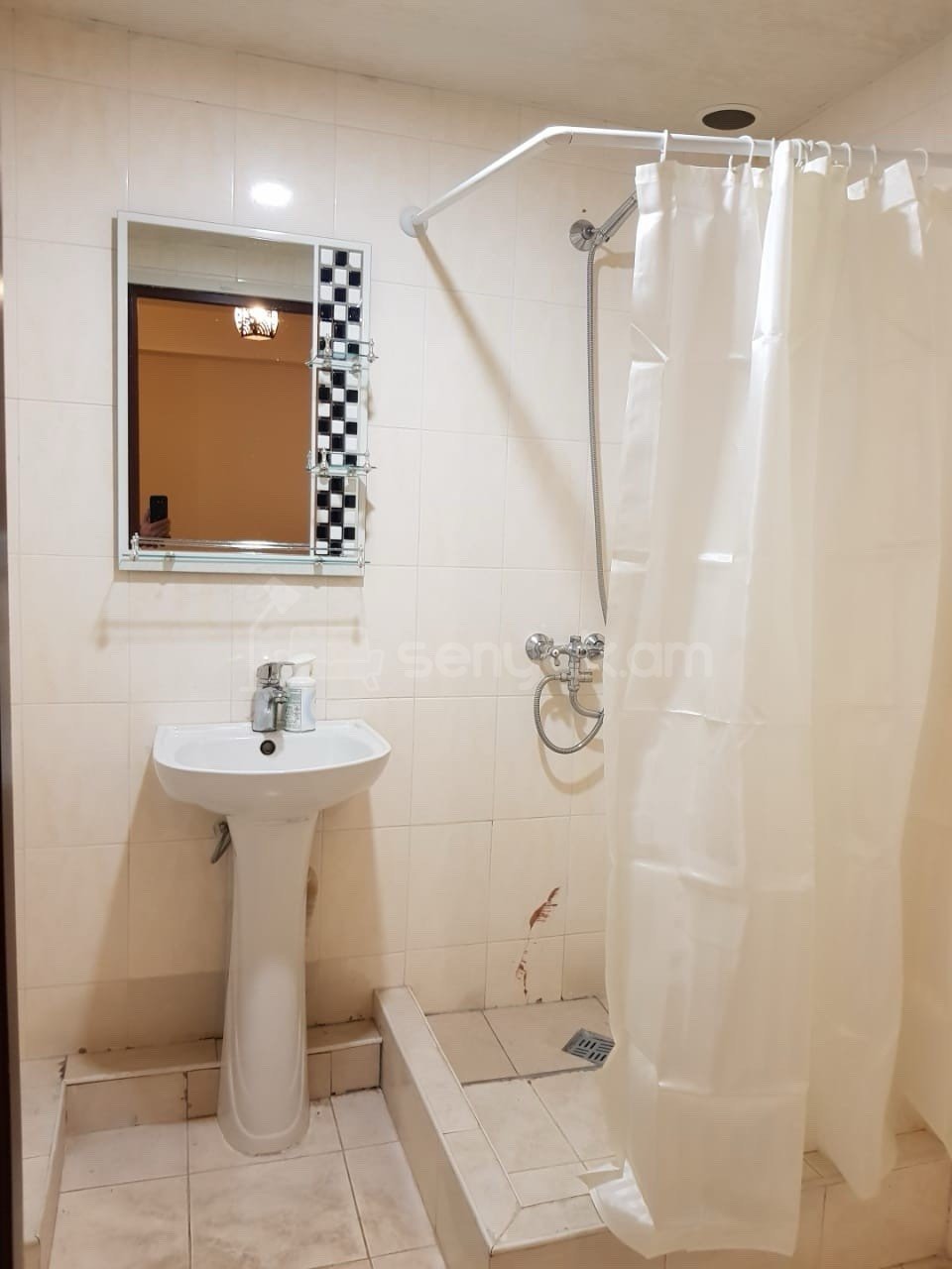 1 Սենյականոց Բնակարան Նորակառույցում, 45քմ, 5/15 հարկ, Կոսմետիկ Վերանորոգված, Կահավորված