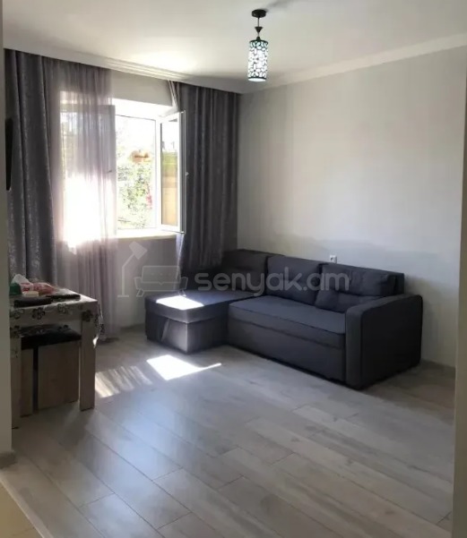 1 Սենյականոց Բնակարան Քարե Շենքում, 30քմ, 2/4 հարկ, Կապիտալ Վերանորոգված, Կահավորված