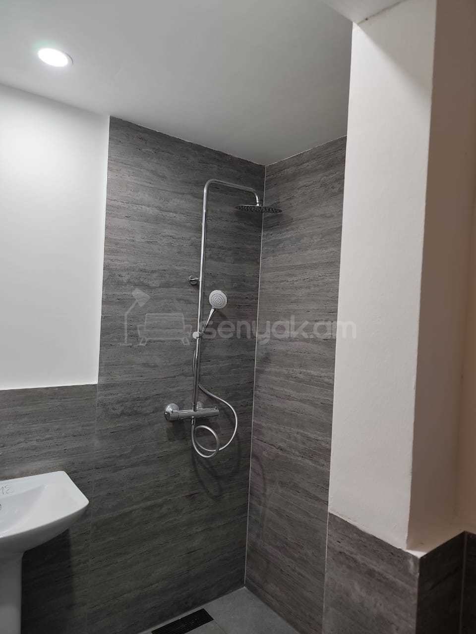 2 Սենյականոց Բնակարան, 55քմ, 3/9 հարկ, Կապիտալ Վերանորոգված, Մասամբ Կահավորված, Արևկող