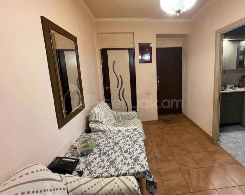 4 Սենյականոց Բնակարան Քարե Շենքում, 98քմ, 2/5 հարկ, Կոսմետիկ Վերանորոգված