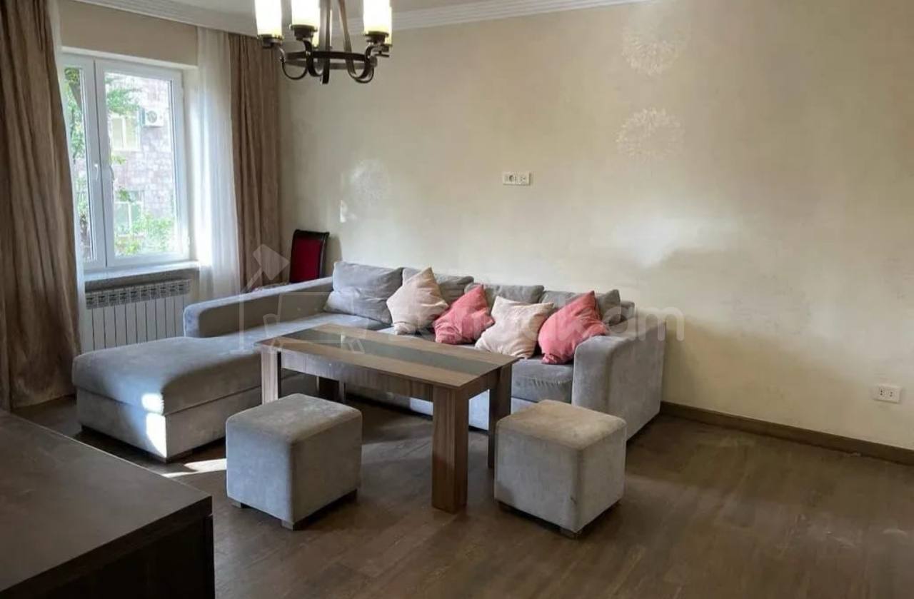 3 Սենյականոց Բնակարան Քարե Շենքում, 65քմ, 2/5 հարկ, Կապիտալ Վերանորոգված, Կահավորված, Արևկող