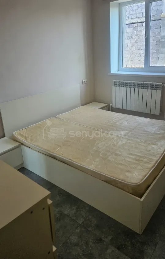 2 Սենյականոց Բնակարան Քարե Շենքում, 35քմ, 1/1 հարկ, Նորմալ Վիճակում, Կահավորված