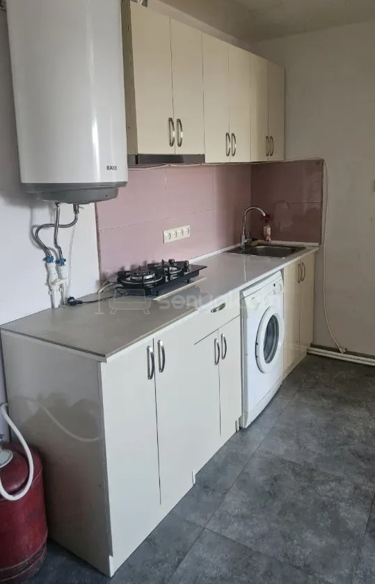 2 Սենյականոց Բնակարան Քարե Շենքում, 35քմ, 1/1 հարկ, Նորմալ Վիճակում, Կահավորված