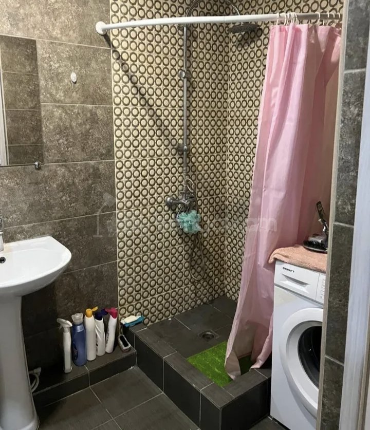 2 Սենյականոց Բնակարան Քարե Շենքում, 59քմ, 5/5 հարկ, Կապիտալ Վերանորոգված, Կահավորված