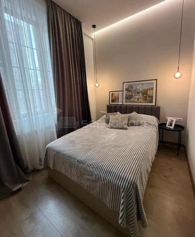 2 Սենյականոց Բնակարան Քարե Շենքում, 47քմ, 3/4 հարկ, Դիզայներական Վերանորոգված