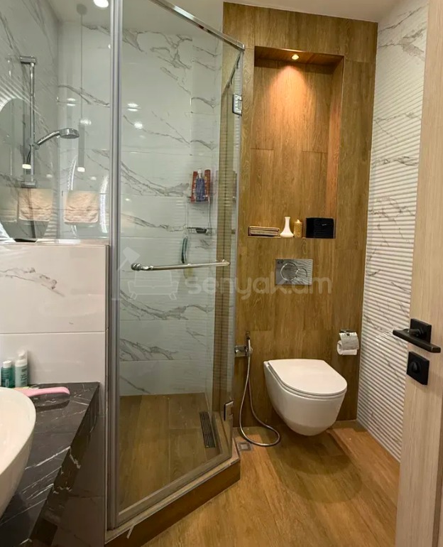 2 Սենյականոց Բնակարան Քարե Շենքում, 47քմ, 3/4 հարկ, Դիզայներական Վերանորոգված