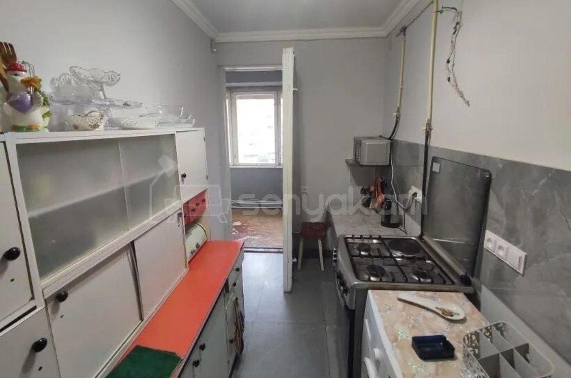 4 Սենյականոց Բնակարան, 90քմ, 6/9 հարկ, Նորմալ Վիճակում