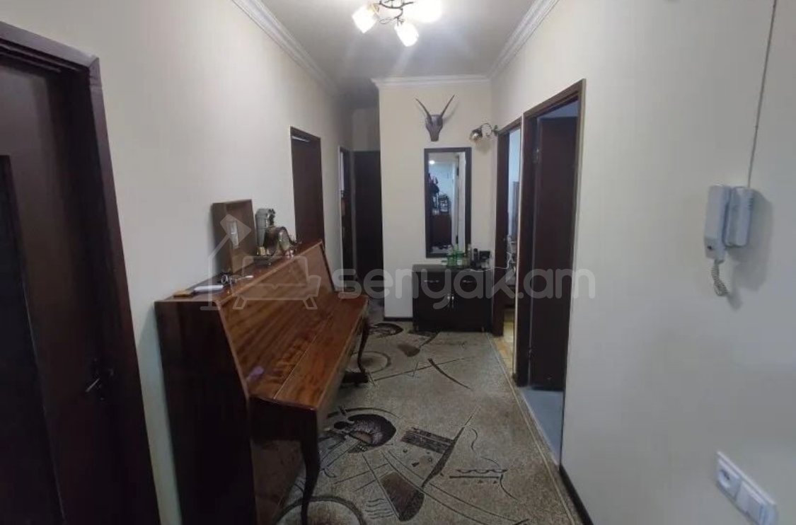 4 Սենյականոց Բնակարան, 90քմ, 6/9 հարկ, Նորմալ Վիճակում