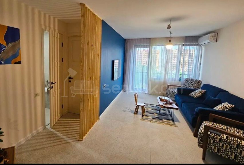 4 Սենյականոց Բնակարան Քարե Շենքում, 105քմ, 5/5 հարկ, Դիզայներական Վերանորոգված