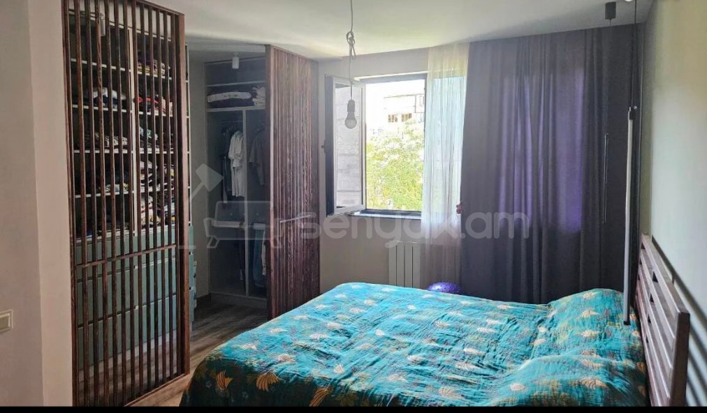 4 Սենյականոց Բնակարան Քարե Շենքում, 105քմ, 5/5 հարկ, Դիզայներական Վերանորոգված