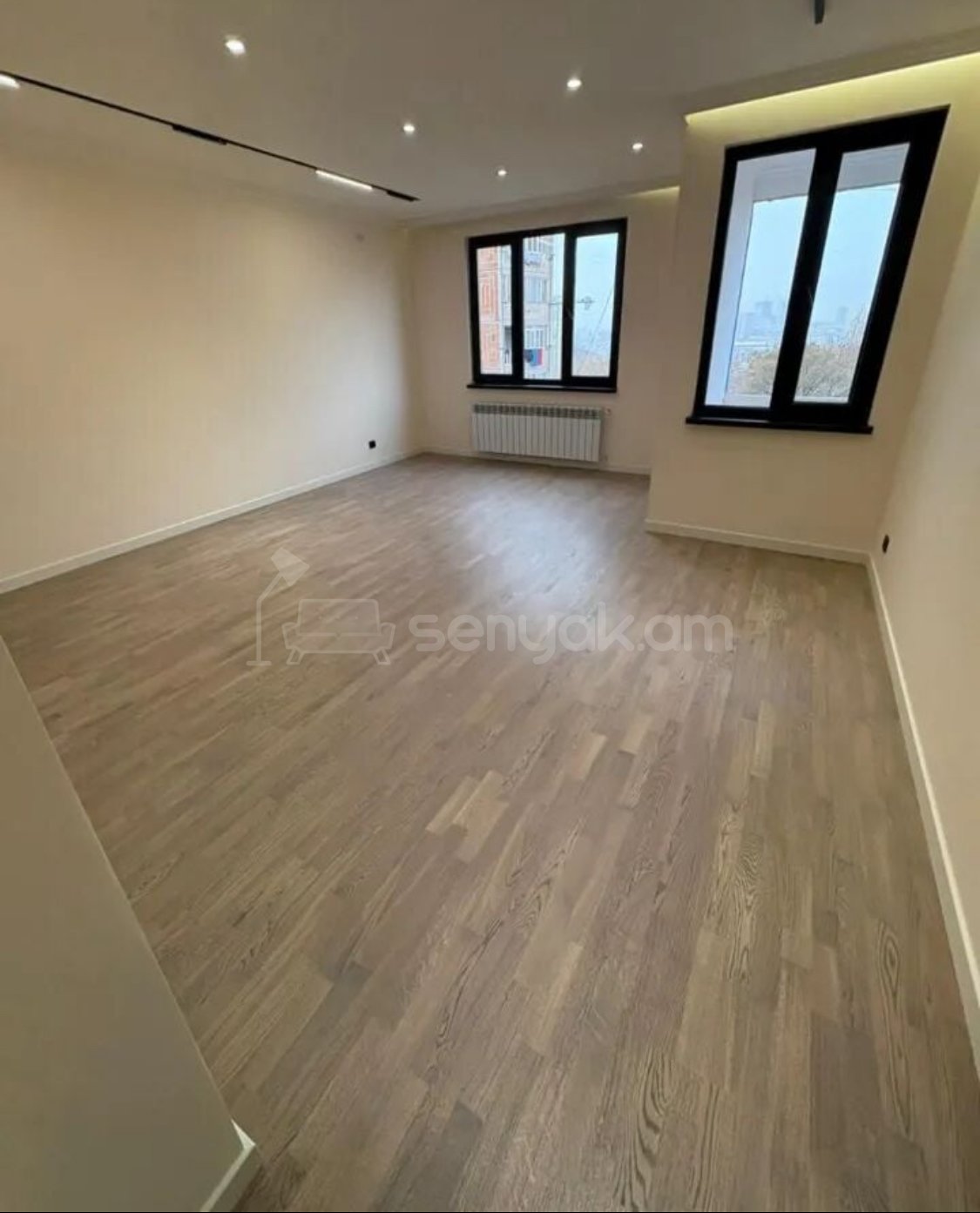 3 Սենյականոց Բնակարան Քարե Շենքում, 107քմ, 2/5 հարկ, Կապիտալ Վերանորոգված