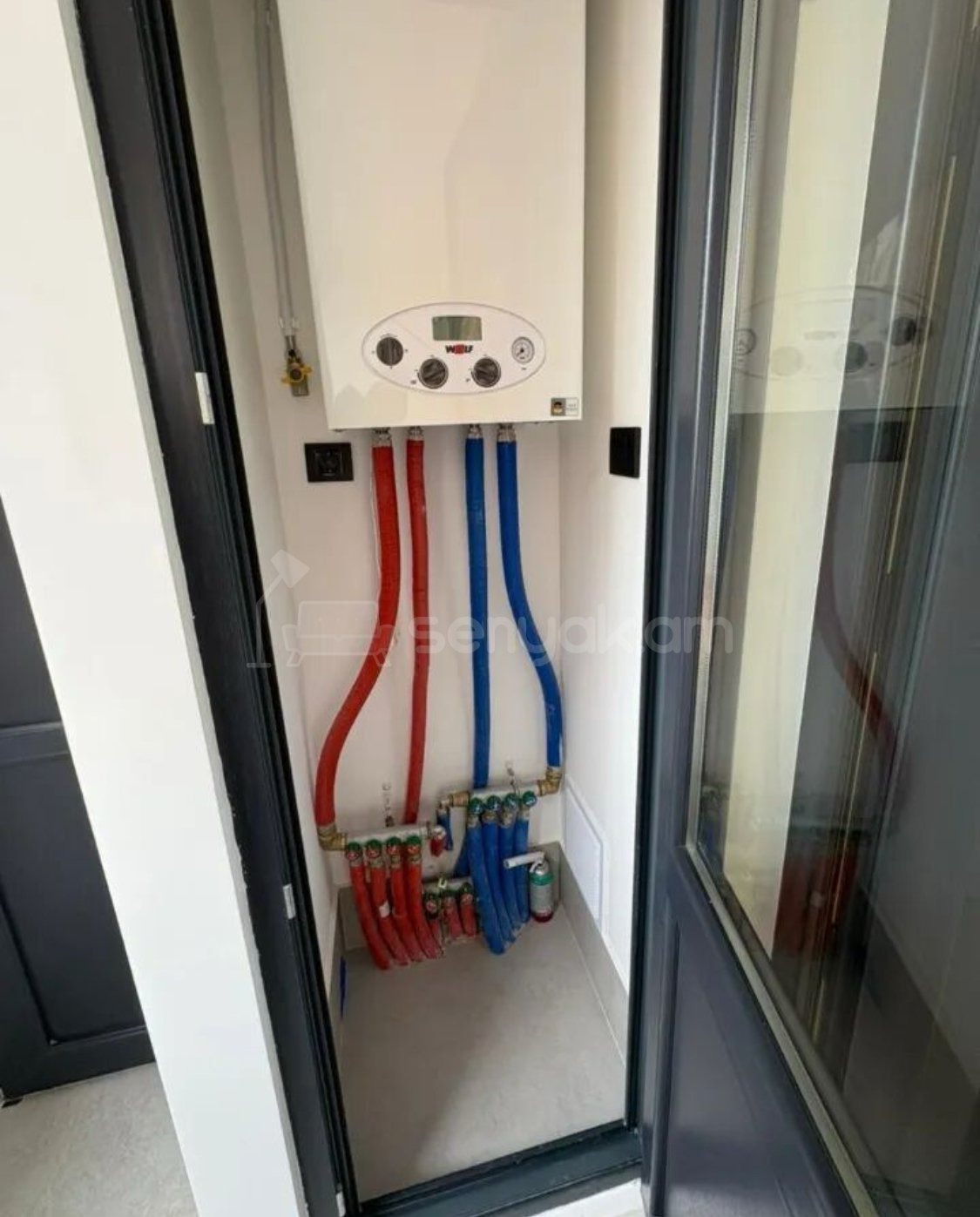 3 Սենյականոց Բնակարան Քարե Շենքում, 107քմ, 2/5 հարկ, Կապիտալ Վերանորոգված