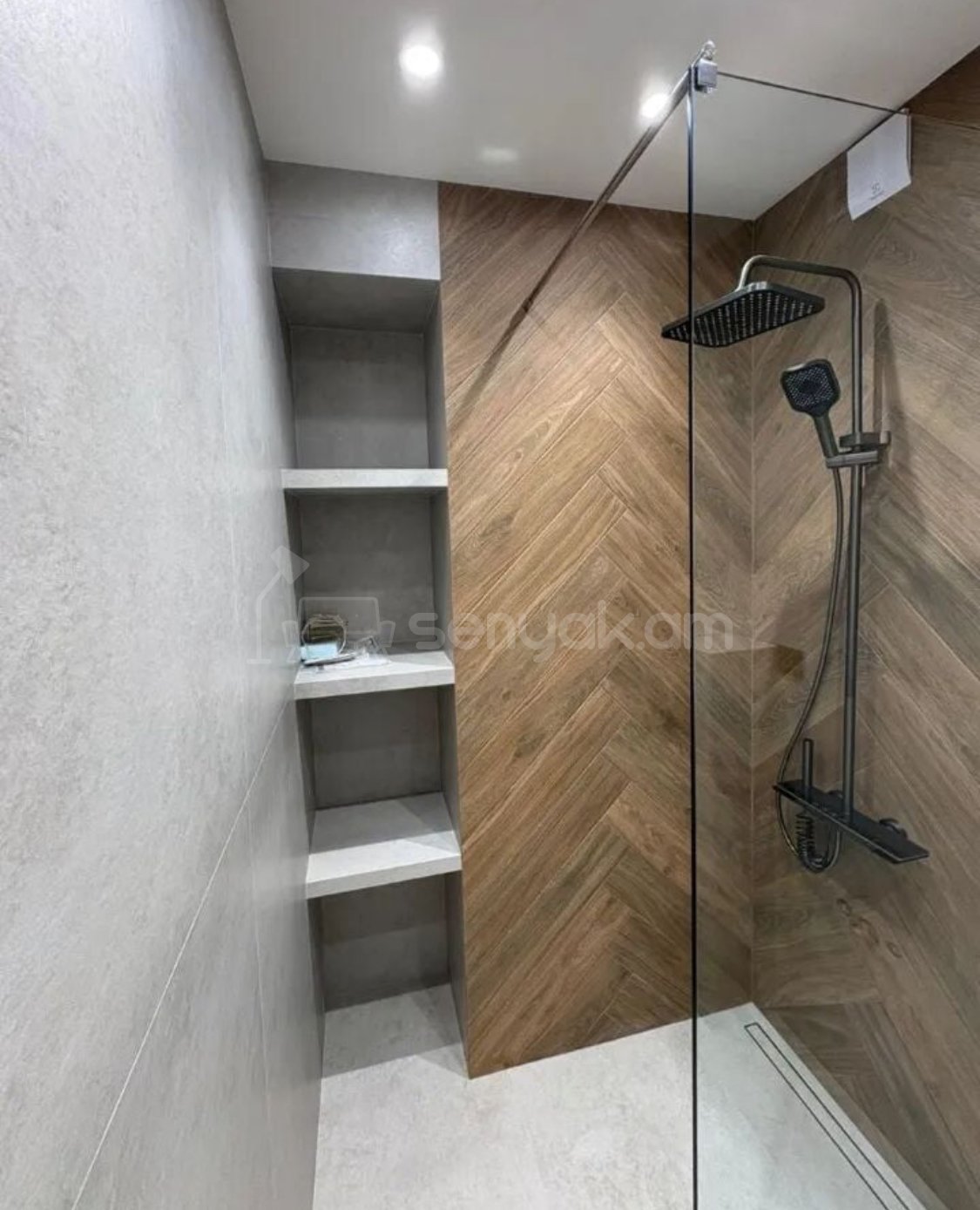 3 Սենյականոց Բնակարան Քարե Շենքում, 107քմ, 2/5 հարկ, Կապիտալ Վերանորոգված