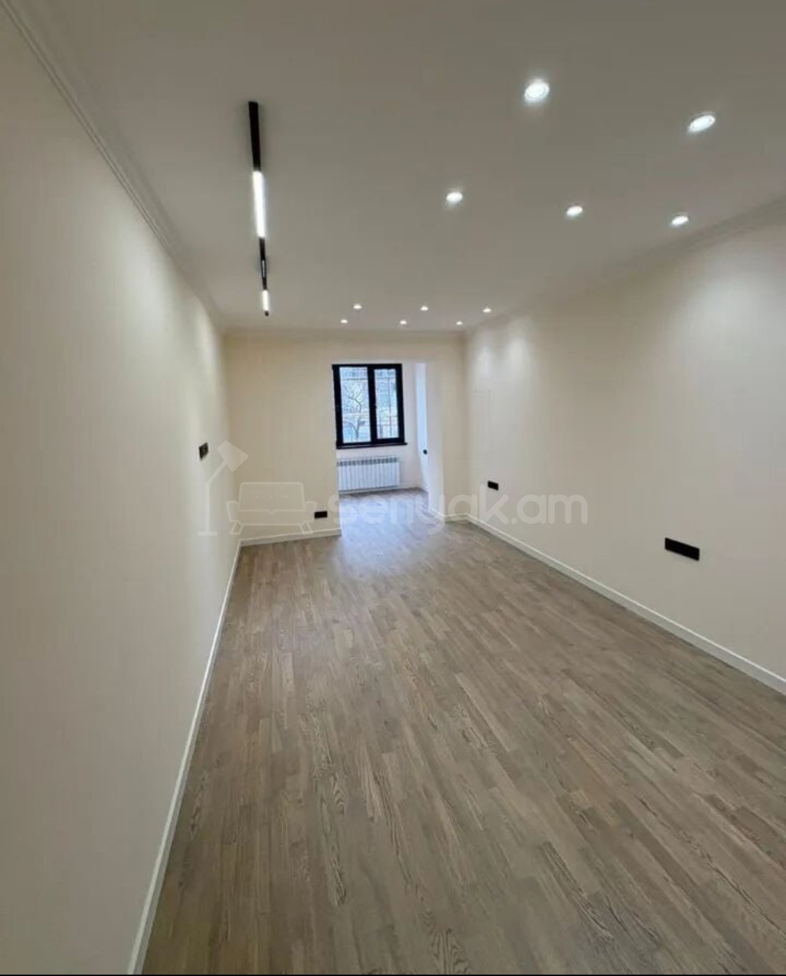 3 Սենյականոց Բնակարան Քարե Շենքում, 107քմ, 2/5 հարկ, Կապիտալ Վերանորոգված