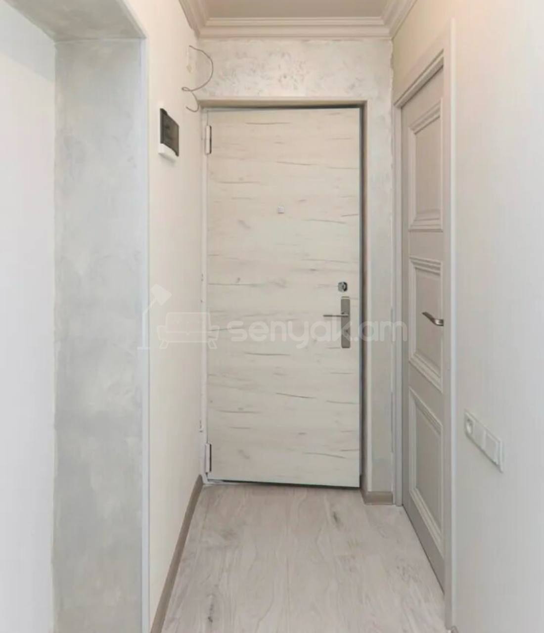 2 Սենյականոց Բնակարան Քարե Շենքում, 56քմ, 5/5 հարկ, Կապիտալ Վերանորոգված