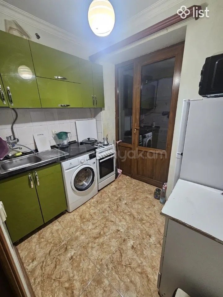 1 Սենյականոց Բնակարան Քարե Շենքում, 38քմ, 4/4 հարկ, Կապիտալ Վերանորոգված, Կահավորված, Արևկող