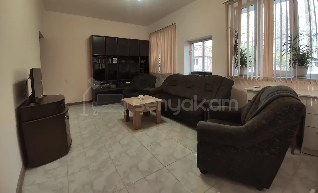 2 Սենյականոց Բնակարան Քարե Շենքում, 56քմ, 2/2 հարկ, Նորմալ Վիճակում, Կահավորված, Արևկող