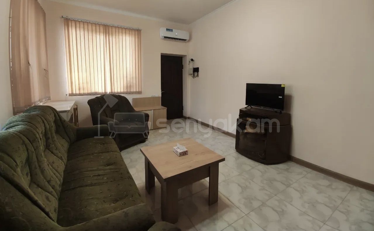 2 Սենյականոց Բնակարան Քարե Շենքում, 56քմ, 2/2 հարկ, Նորմալ Վիճակում, Կահավորված, Արևկող