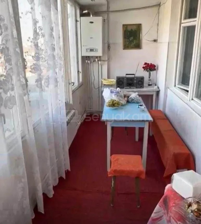 2 Սենյականոց Բնակարան Քարե Շենքում, 72քմ, 4/10 հարկ, Նորմալ Վիճակում, Կահավորված, Արևկող