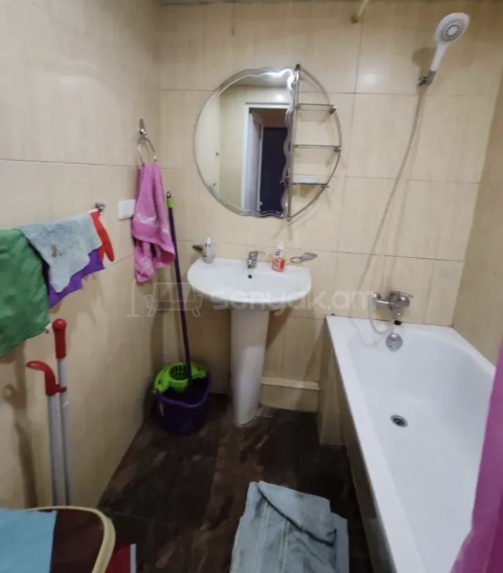 3 Սենյականոց Բնակարան Քարե Շենքում, 82քմ, 1/1 հարկ, Կապիտալ Վերանորոգված, Կահավորված, Արևկող