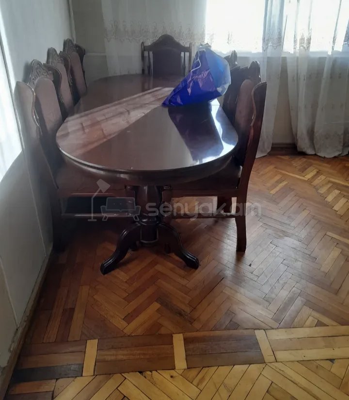 3 Սենյականոց Բնակարան Քարե Շենքում, 77քմ, 3/4 հարկ, Նորմալ Վիճակում, Կահավորված