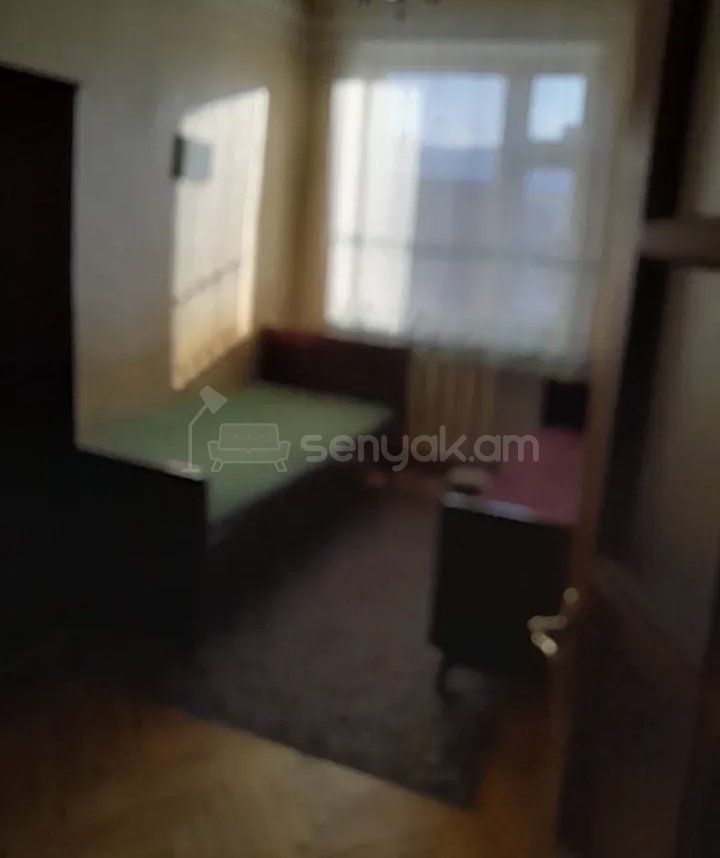 3 Սենյականոց Բնակարան Քարե Շենքում, 77քմ, 3/4 հարկ, Նորմալ Վիճակում, Կահավորված