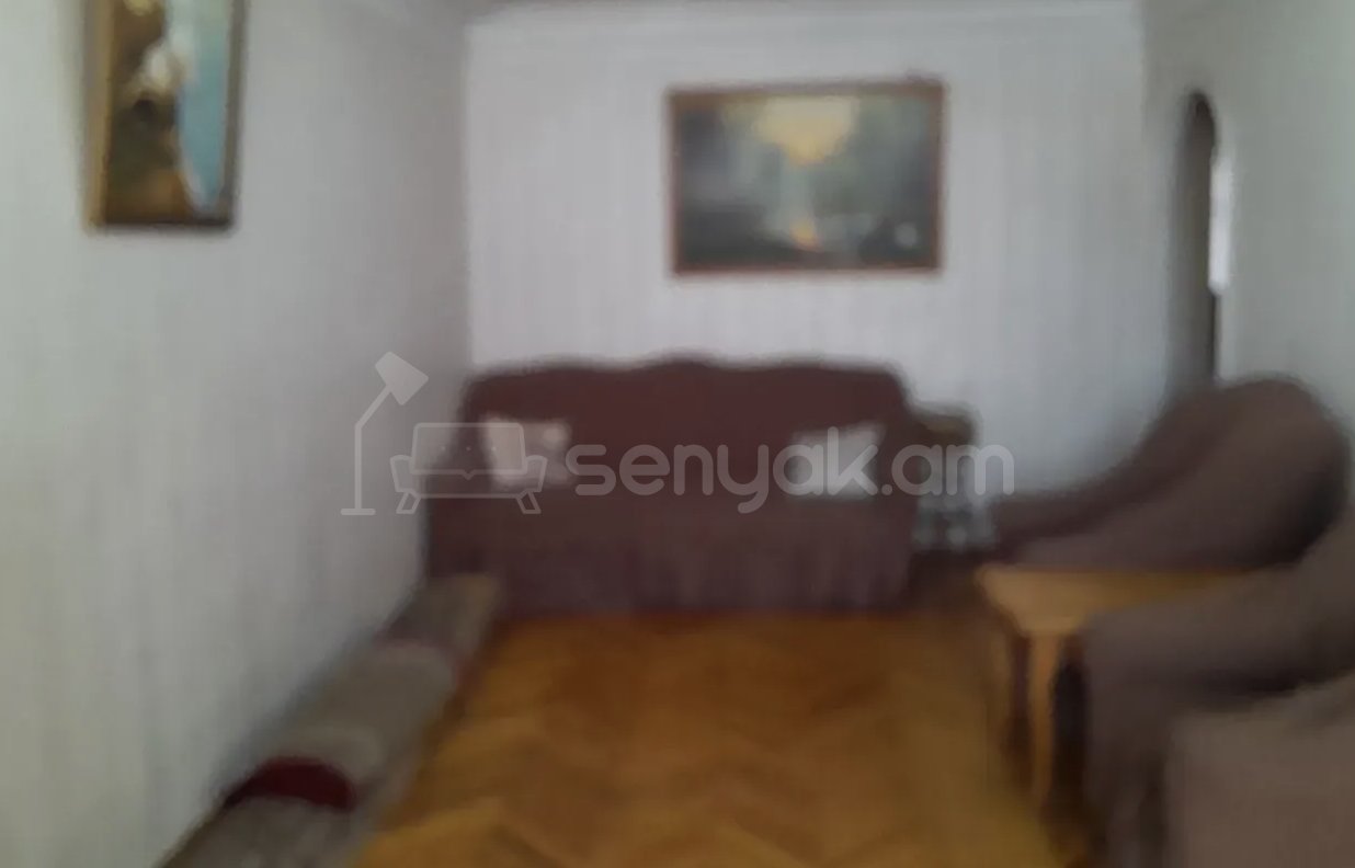 3 Սենյականոց Բնակարան Քարե Շենքում, 77քմ, 3/4 հարկ, Նորմալ Վիճակում, Կահավորված