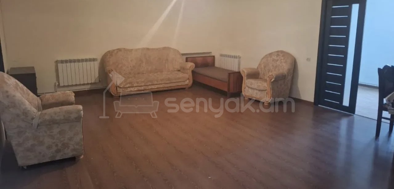 3 Սենյականոց Բնակարան Քարե Շենքում, 77քմ, 4/4 հարկ, Կապիտալ Վերանորոգված, Կահավորված