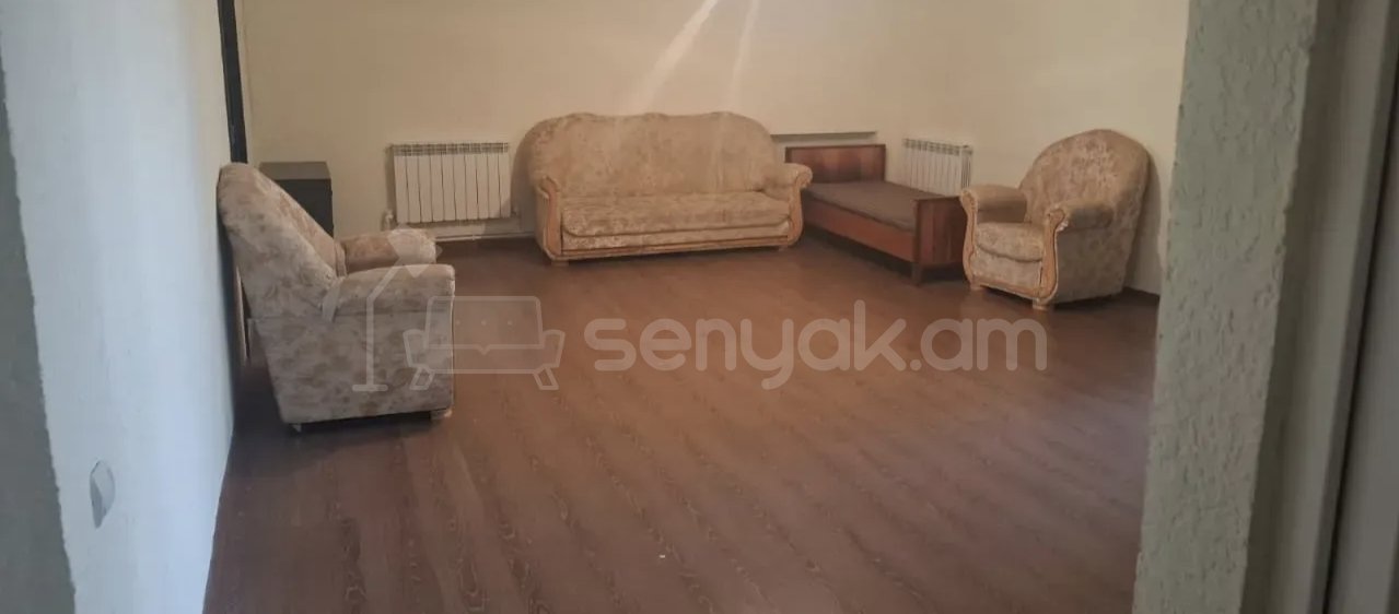 3 Սենյականոց Բնակարան Քարե Շենքում, 77քմ, 4/4 հարկ, Կապիտալ Վերանորոգված, Կահավորված