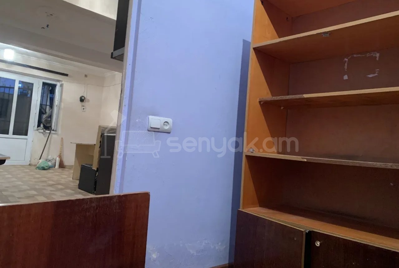 2 Սենյականոց Բնակարան, 52քմ, 1/4 հարկ, Նորմալ Վիճակում, Կահավորված