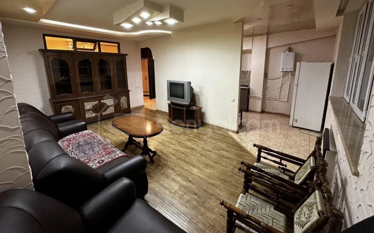 2 Սենյականոց Բնակարան Քարե Շենքում, 62քմ, 3/5 հարկ, Կապիտալ Վերանորոգված, Կահավորված