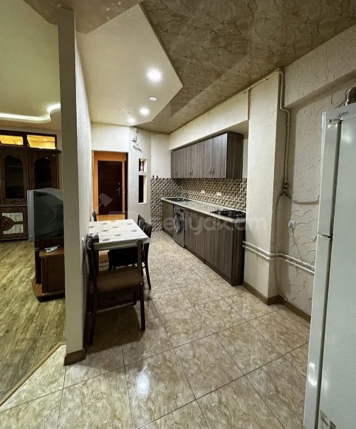 2 Սենյականոց Բնակարան Քարե Շենքում, 62քմ, 3/5 հարկ, Կապիտալ Վերանորոգված, Կահավորված