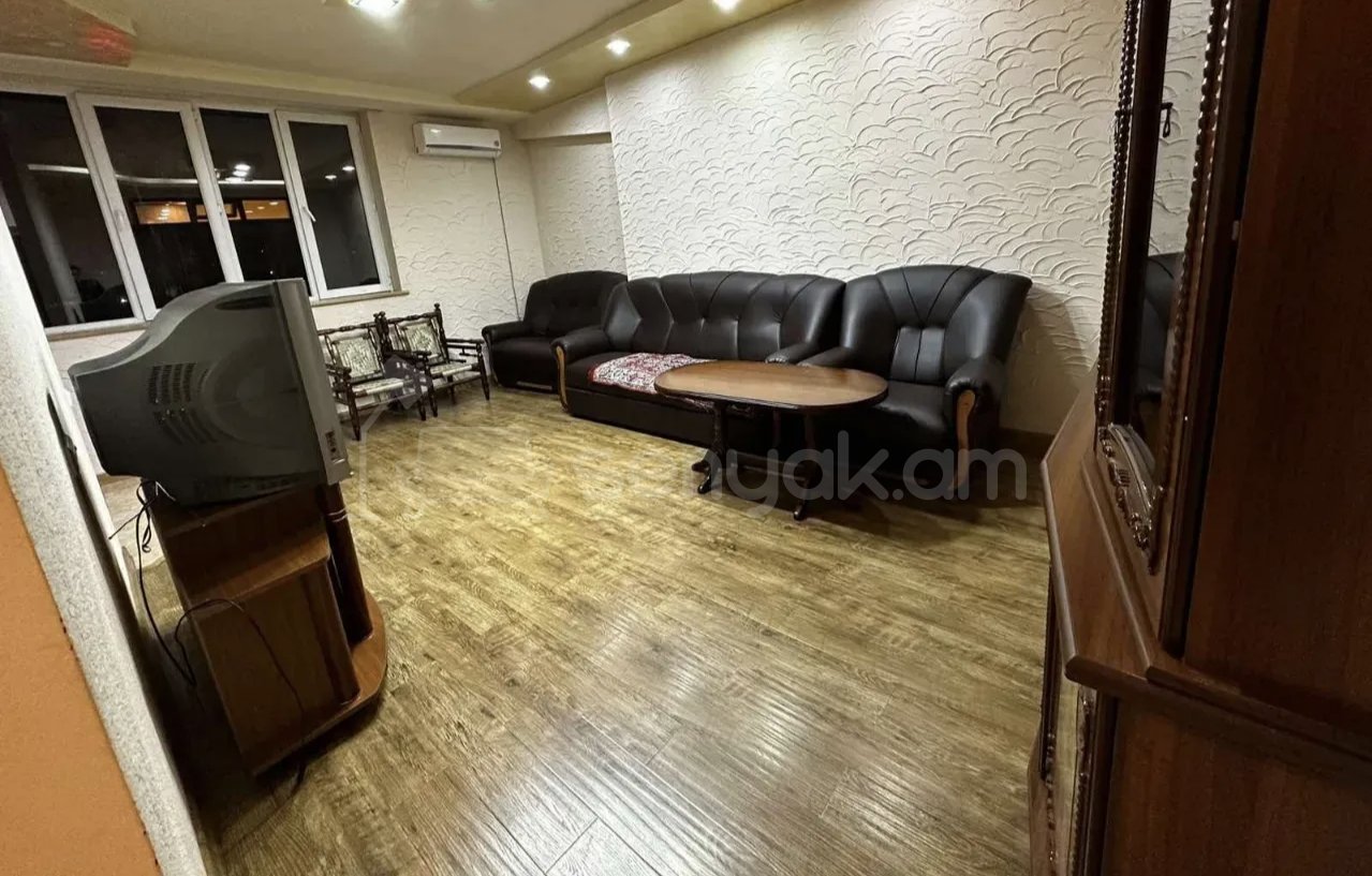 2 Սենյականոց Բնակարան Քարե Շենքում, 62քմ, 3/5 հարկ, Կապիտալ Վերանորոգված, Կահավորված