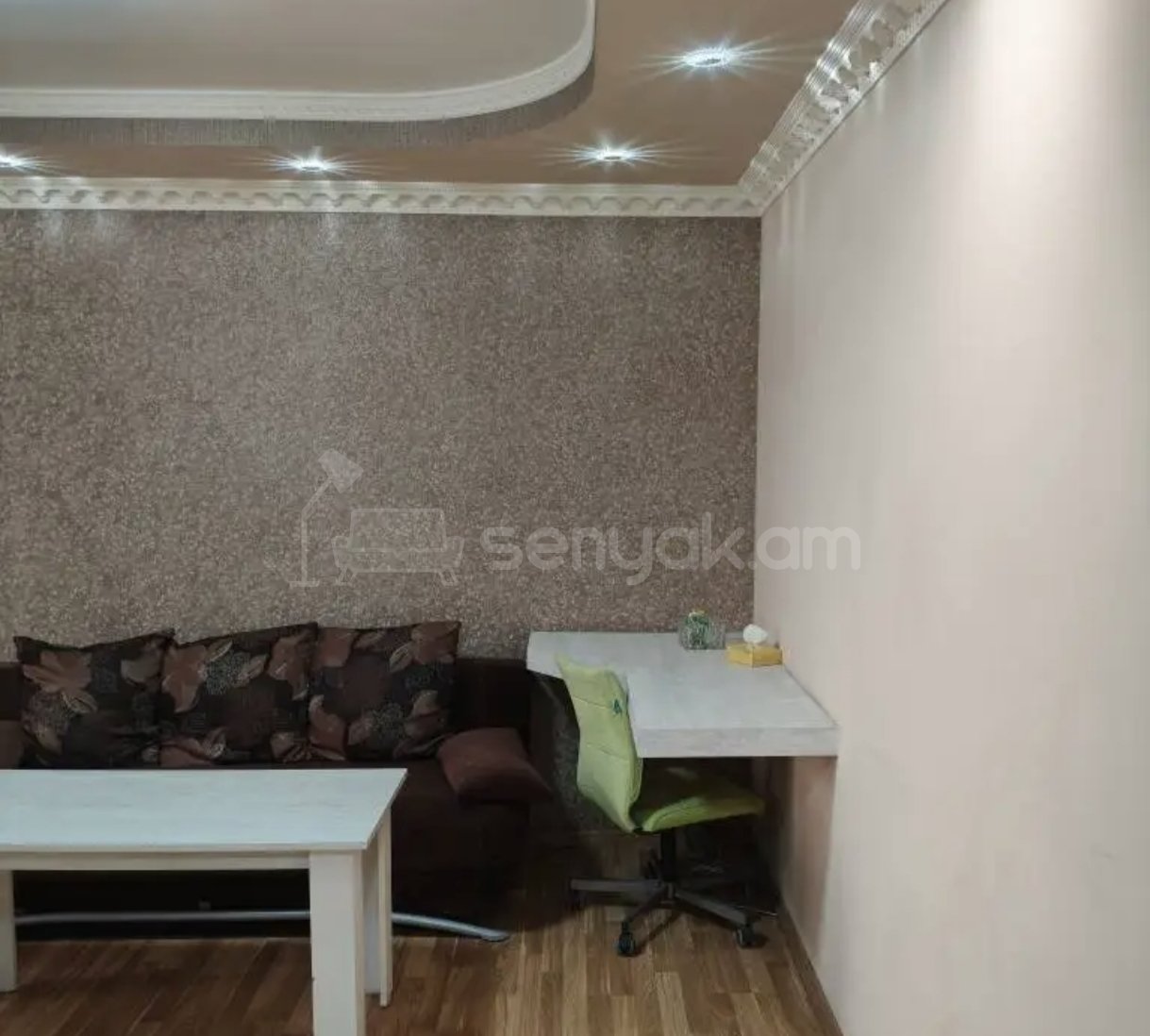 1 Սենյականոց Բնակարան Քարե Շենքում, 44քմ, 3/5 հարկ, Կապիտալ Վերանորոգված, Կահավորված