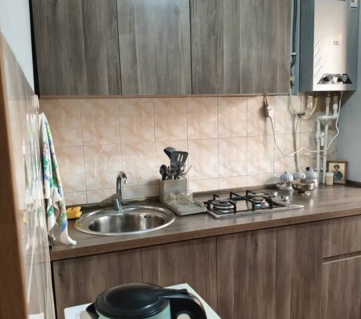 1 Սենյականոց Բնակարան Քարե Շենքում, 44քմ, 3/5 հարկ, Կապիտալ Վերանորոգված, Կահավորված