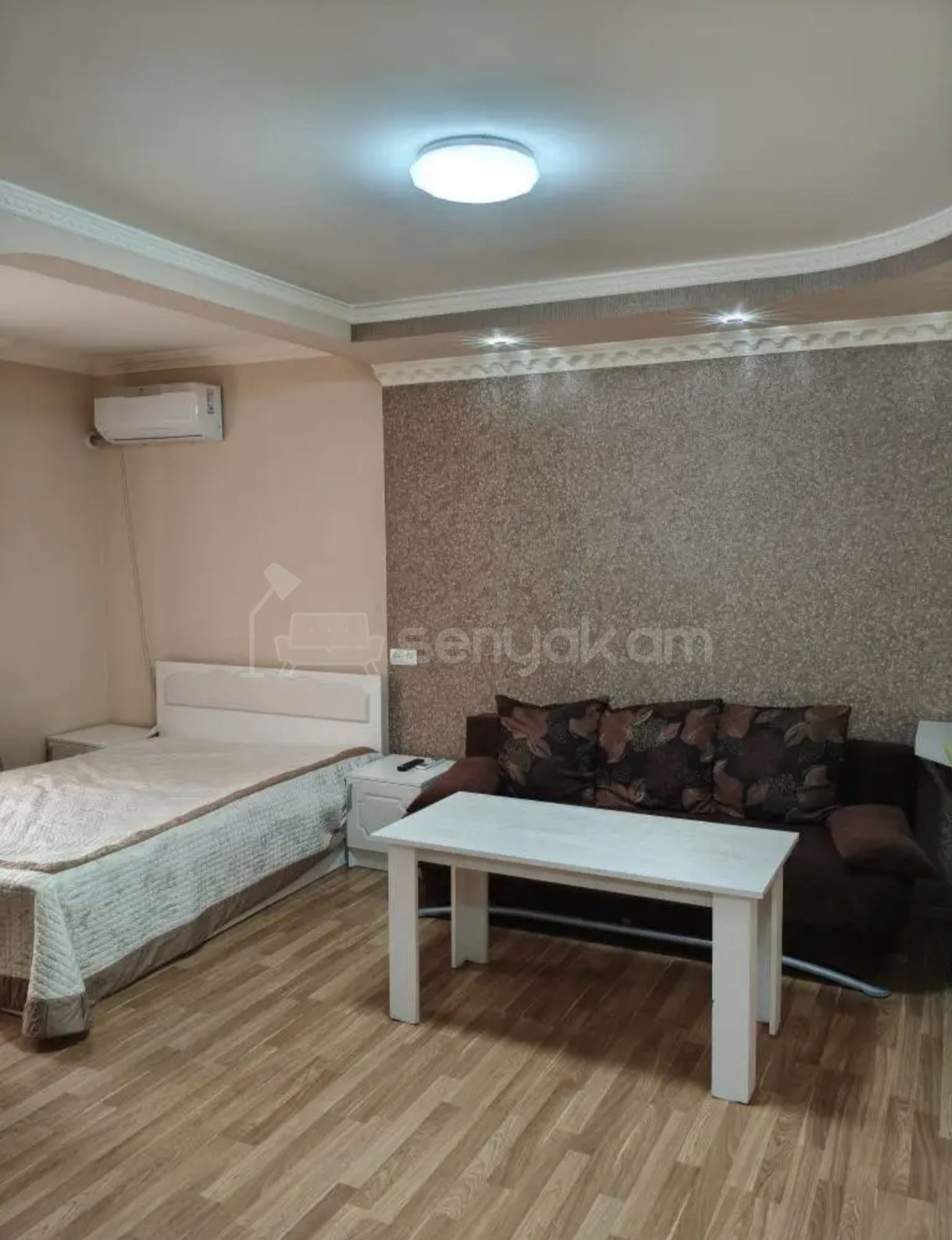 1 Սենյականոց Բնակարան Քարե Շենքում, 44քմ, 3/5 հարկ, Կապիտալ Վերանորոգված, Կահավորված